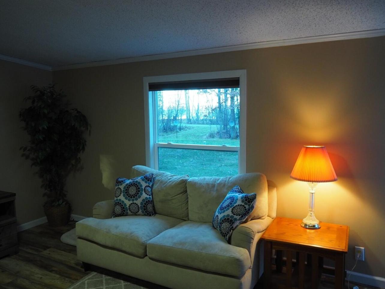 The Green Lake Getaway - Shared Lake Access! Interlochen Luaran gambar