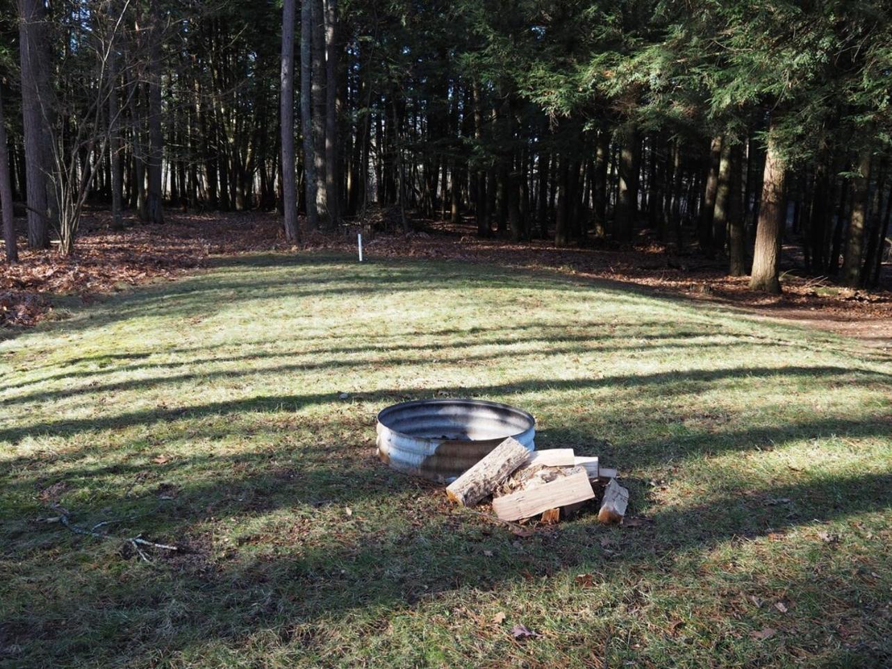 The Green Lake Getaway - Shared Lake Access! Interlochen Luaran gambar