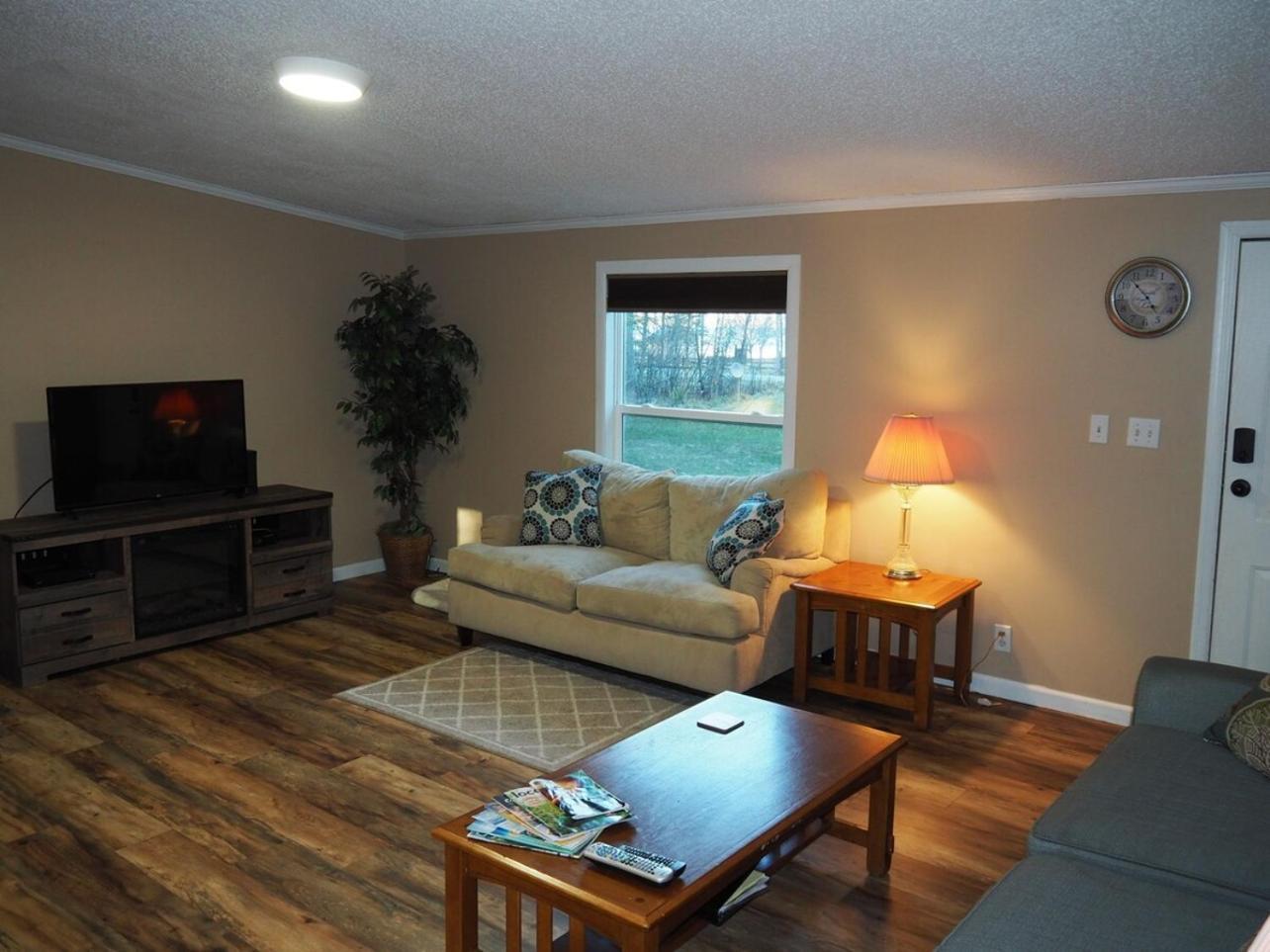 The Green Lake Getaway - Shared Lake Access! Interlochen Luaran gambar