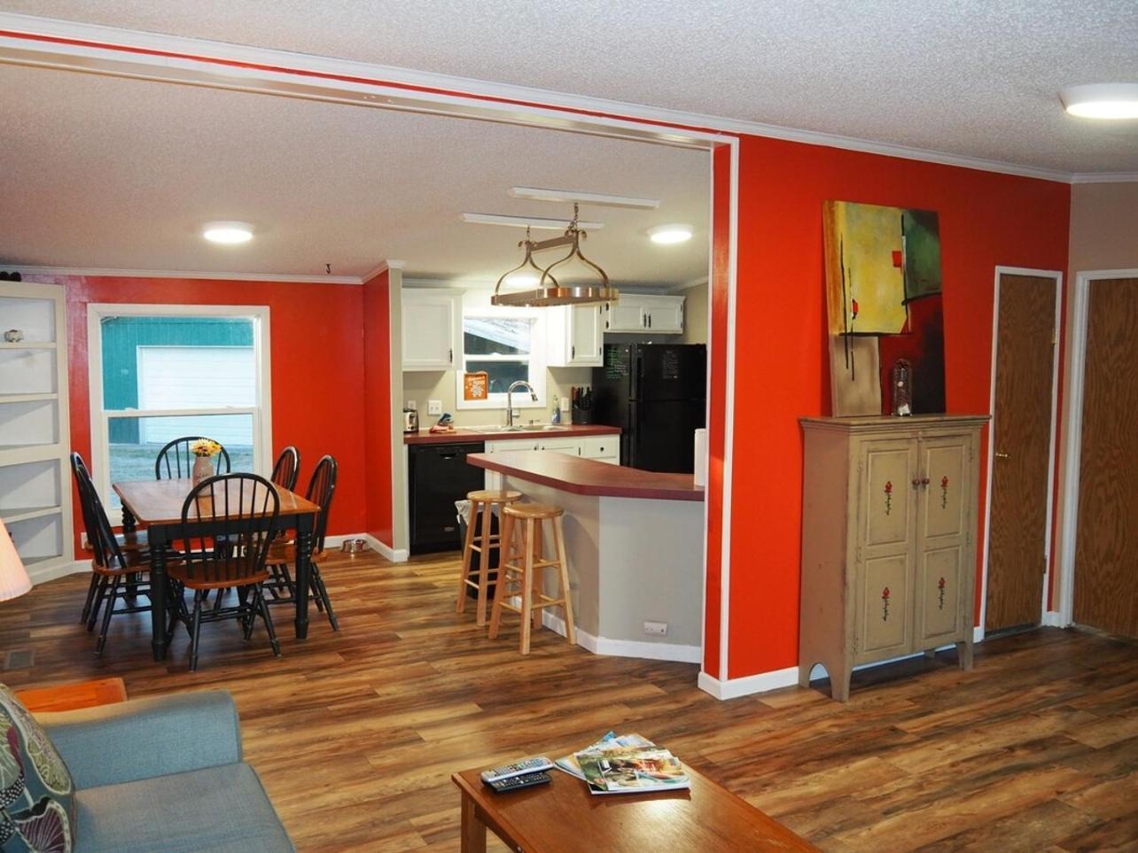 The Green Lake Getaway - Shared Lake Access! Interlochen Luaran gambar