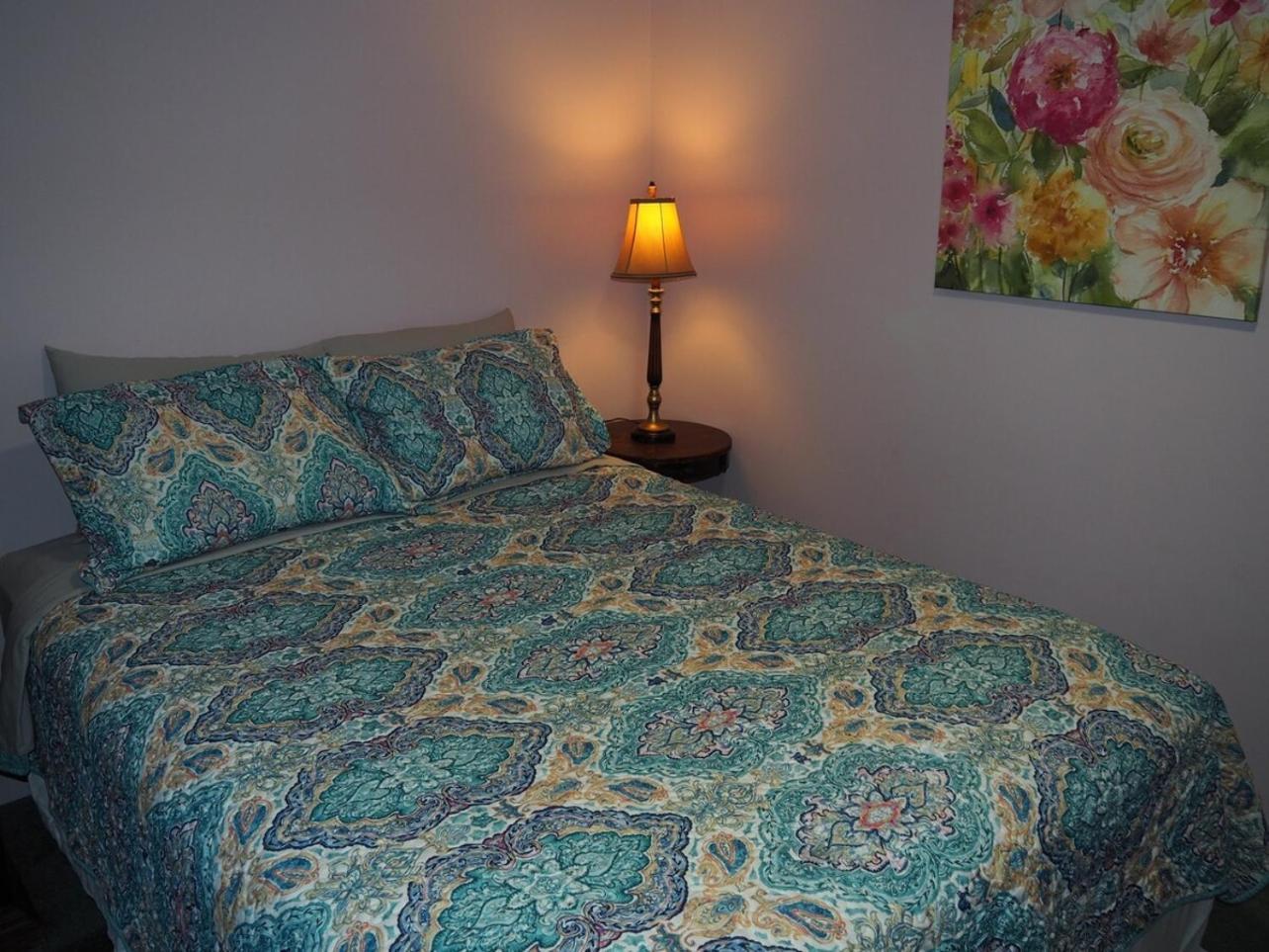 The Green Lake Getaway - Shared Lake Access! Interlochen Luaran gambar